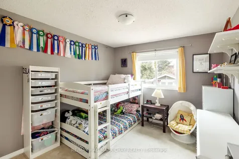 90 Laidlaw Drive Barrie ON L4N 7S2