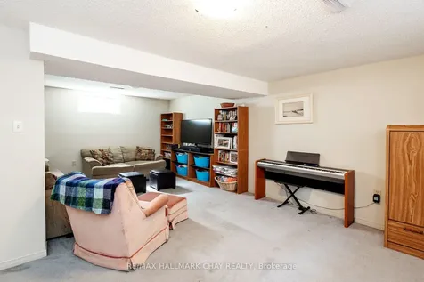 90 Laidlaw Drive Barrie ON L4N 7S2