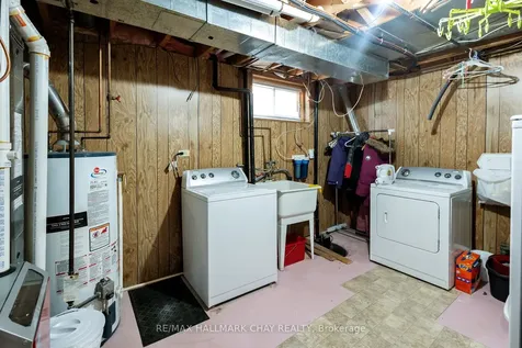 90 Laidlaw Drive Barrie ON L4N 7S2