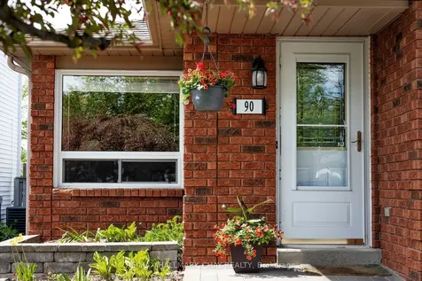 90 Laidlaw Drive Barrie ON L4N 7S2