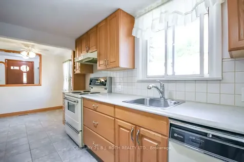 53 Fittons Road W Orillia ON L3V 3V1