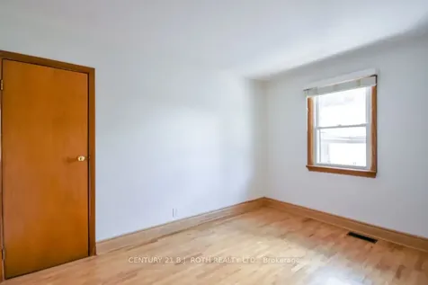 53 Fittons Road W Orillia ON L3V 3V1