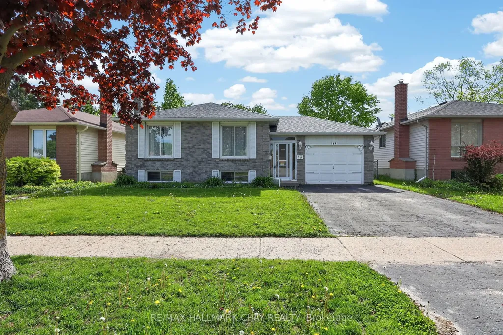 13 Bronte Crescent Barrie ON L4N 5B8