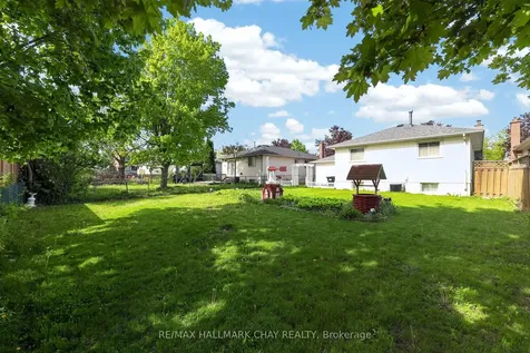 13 Bronte Crescent Barrie ON L4N 5B8