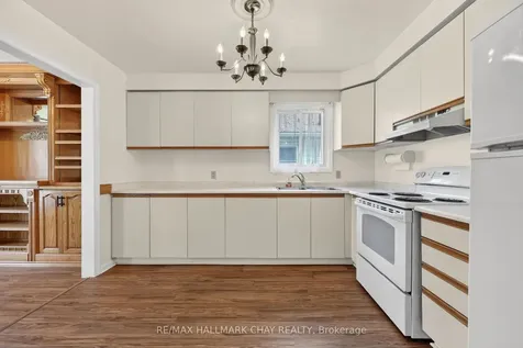 13 Bronte Crescent Barrie ON L4N 5B8