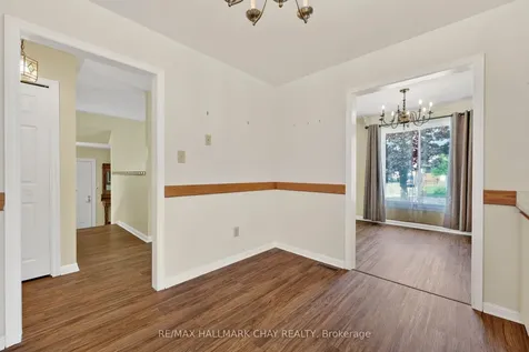 13 Bronte Crescent Barrie ON L4N 5B8