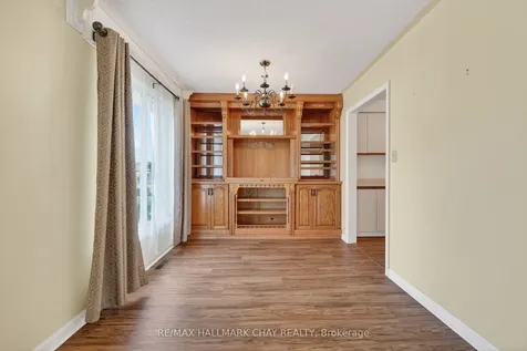 13 Bronte Crescent Barrie ON L4N 5B8