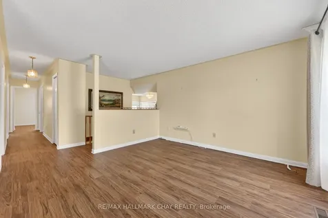 13 Bronte Crescent Barrie ON L4N 5B8