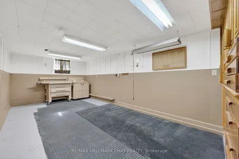 13 Bronte Crescent Barrie ON L4N 5B8