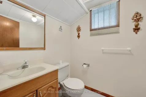 13 Bronte Crescent Barrie ON L4N 5B8