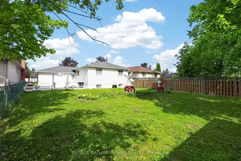 13 Bronte Crescent Barrie ON L4N 5B8