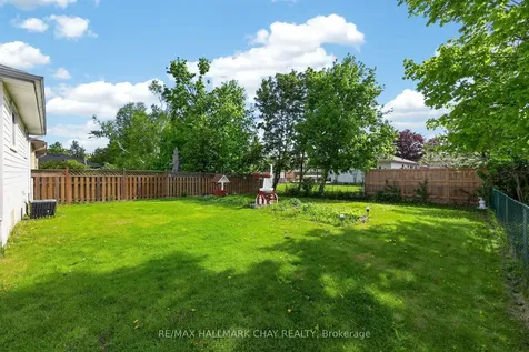 13 Bronte Crescent Barrie ON L4N 5B8