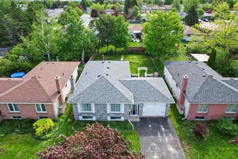 13 Bronte Crescent Barrie ON L4N 5B8