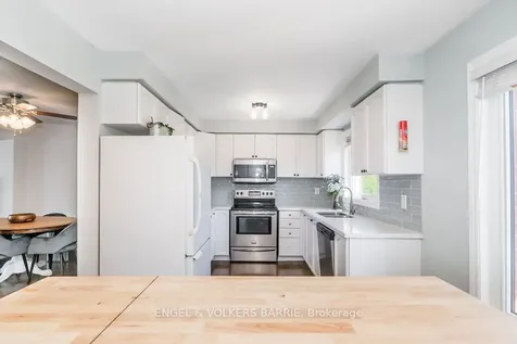 84 Pickett Crescent Barrie ON L4N 8B9