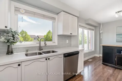 84 Pickett Crescent Barrie ON L4N 8B9