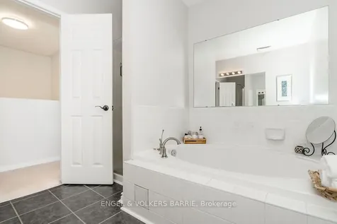84 Pickett Crescent Barrie ON L4N 8B9