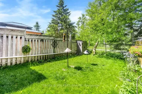 84 Pickett Crescent Barrie ON L4N 8B9