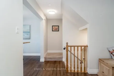 84 Pickett Crescent Barrie ON L4N 8B9