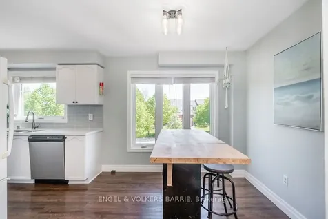 84 Pickett Crescent Barrie ON L4N 8B9