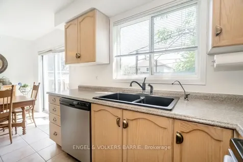 47 Pickett Crescent Barrie ON L4N 8B7
