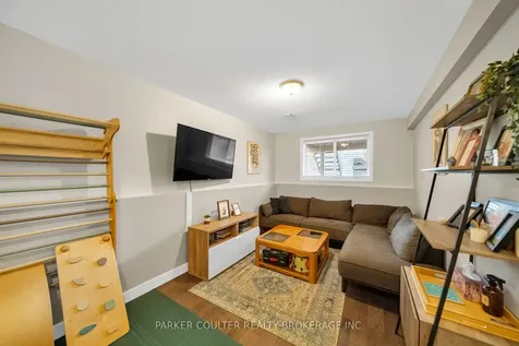 138 Benson Drive Barrie ON L4N 7Y3
