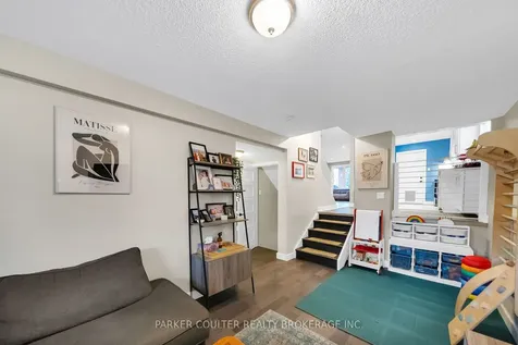 138 Benson Drive Barrie ON L4N 7Y3