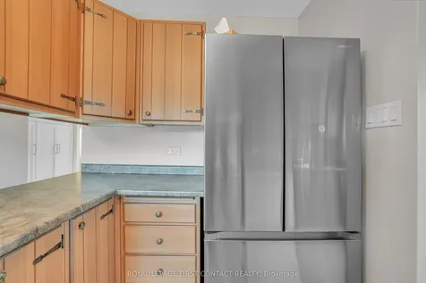 204 Dominion Drive Clearview ON L0M 1S0