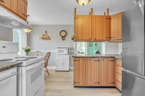 204 Dominion Drive Clearview ON L0M 1S0