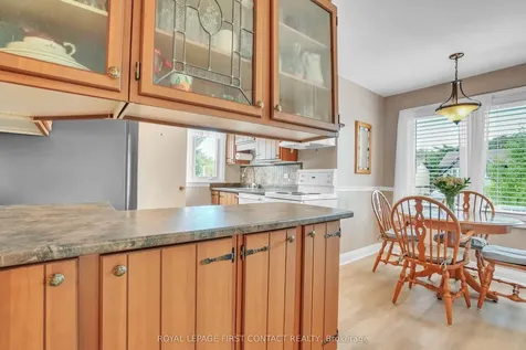 204 Dominion Drive Clearview ON L0M 1S0