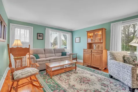 204 Dominion Drive Clearview ON L0M 1S0