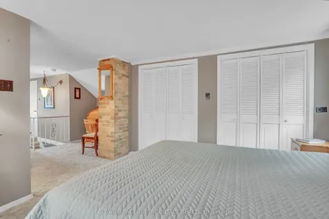 204 Dominion Drive Clearview ON L0M 1S0