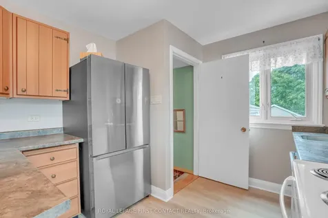 204 Dominion Drive Clearview ON L0M 1S0