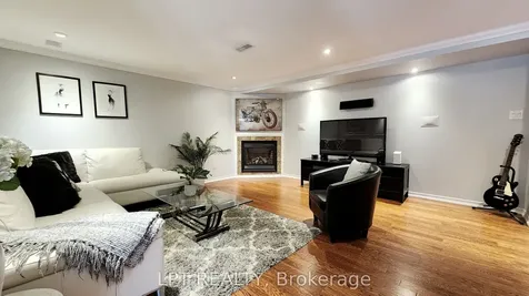 34 Noam Drive Barrie ON L4N 4P1
