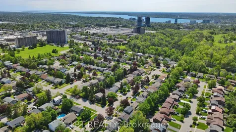 34 Noam Drive Barrie ON L4N 4P1