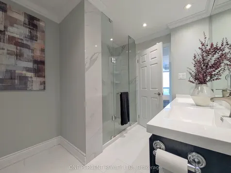 33 Ellen Street Barrie ON L4N 6E9