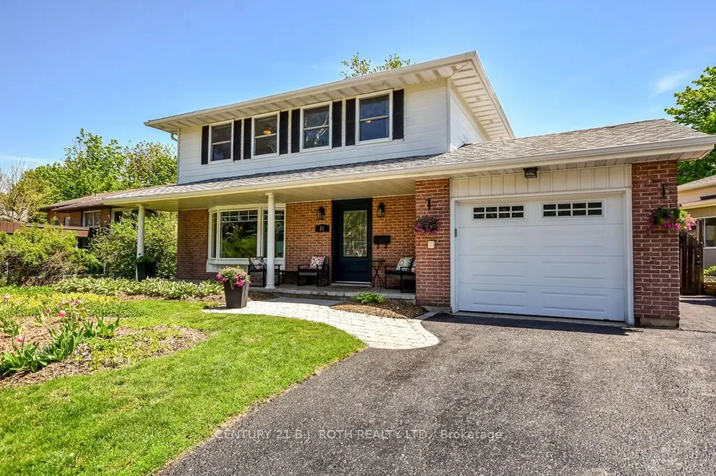21 Belcourt Avenue Barrie ON L4M 4E2