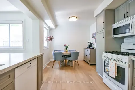 21 Belcourt Avenue Barrie ON L4M 4E2