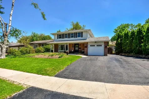 21 Belcourt Avenue Barrie ON L4M 4E2