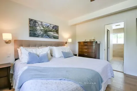 21 Belcourt Avenue Barrie ON L4M 4E2