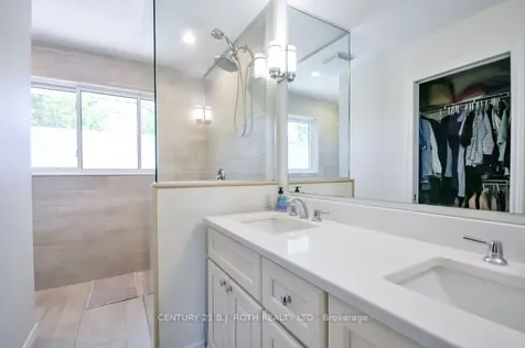 21 Belcourt Avenue Barrie ON L4M 4E2