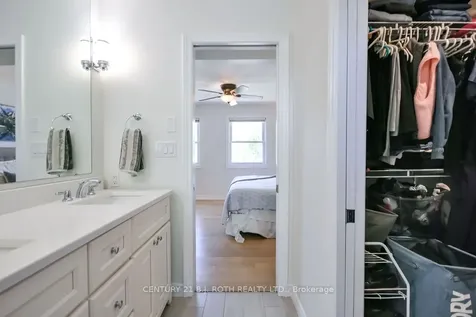 21 Belcourt Avenue Barrie ON L4M 4E2
