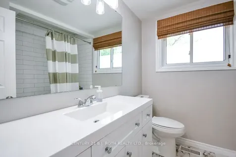 21 Belcourt Avenue Barrie ON L4M 4E2