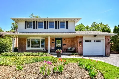 21 Belcourt Avenue Barrie ON L4M 4E2