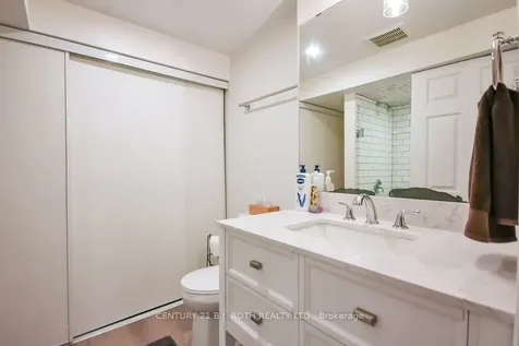 21 Belcourt Avenue Barrie ON L4M 4E2