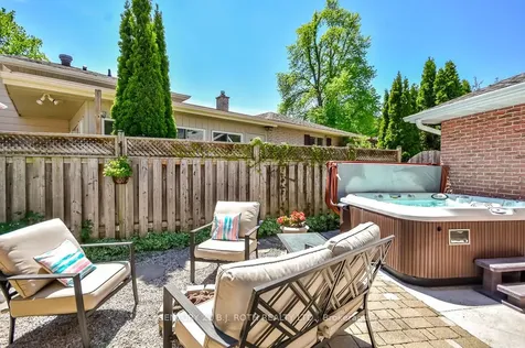 21 Belcourt Avenue Barrie ON L4M 4E2