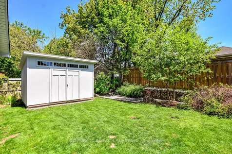 21 Belcourt Avenue Barrie ON L4M 4E2