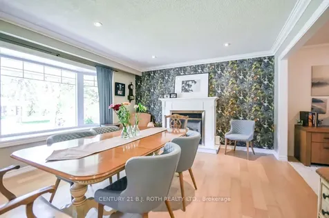 21 Belcourt Avenue Barrie ON L4M 4E2