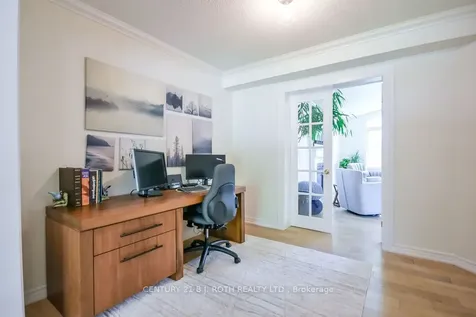21 Belcourt Avenue Barrie ON L4M 4E2