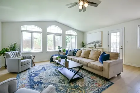 21 Belcourt Avenue Barrie ON L4M 4E2