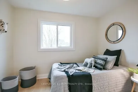 20 Hadden Crescent Barrie ON L4M 6G6